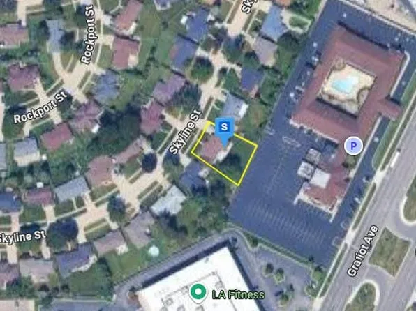 19470 Skyline St, Roseville, MI 48066