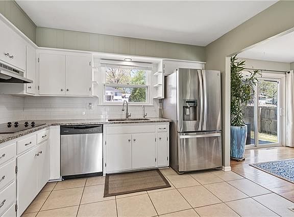 3rd image of 5440 Sutton Ave