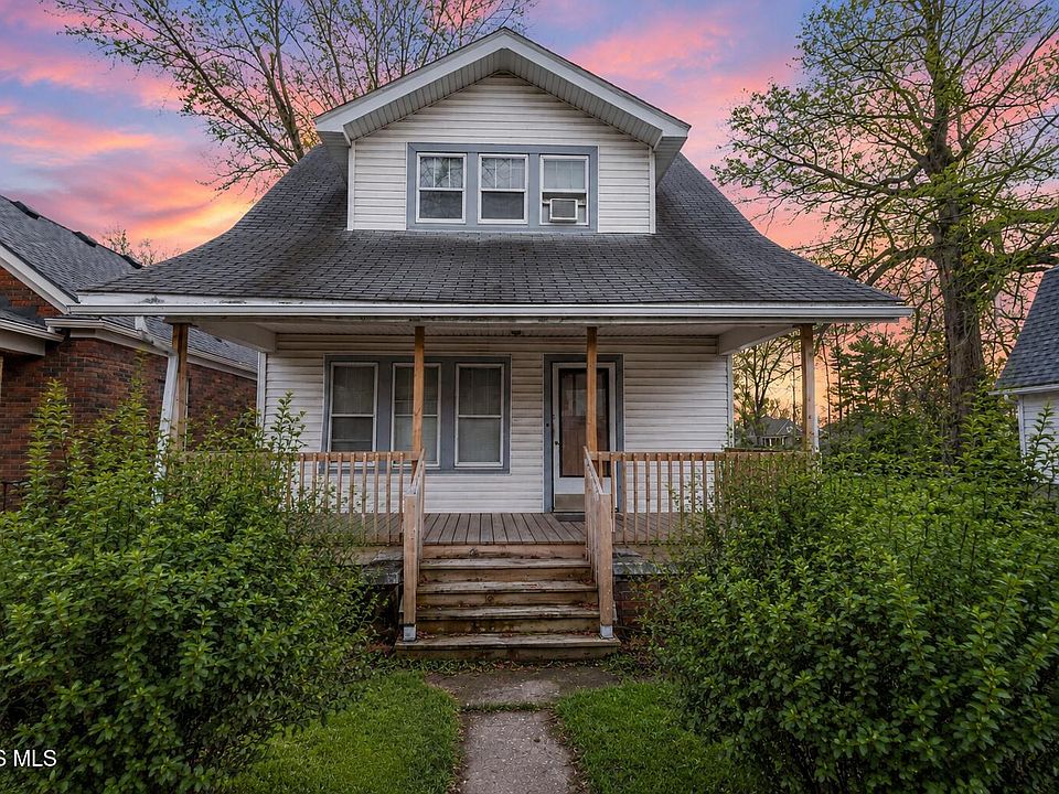 1st image of 1805 Oakwood Ave