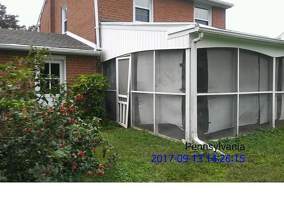 2nd image of 802 Lincoln Dr