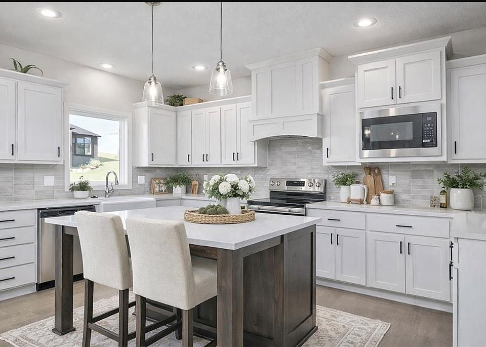 1st image of 6100 Barth Rd