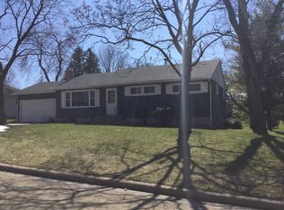 212 Burr Oak Dr, Albert Lea, MN 56007