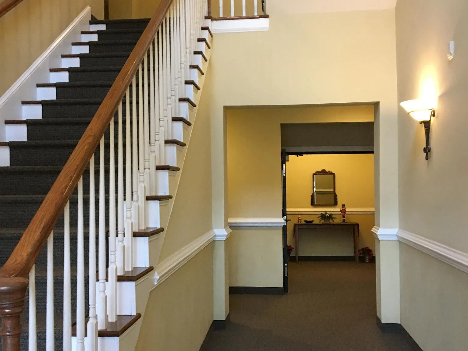 2 bed, 1184 sqft, $1,650 — Photo 2