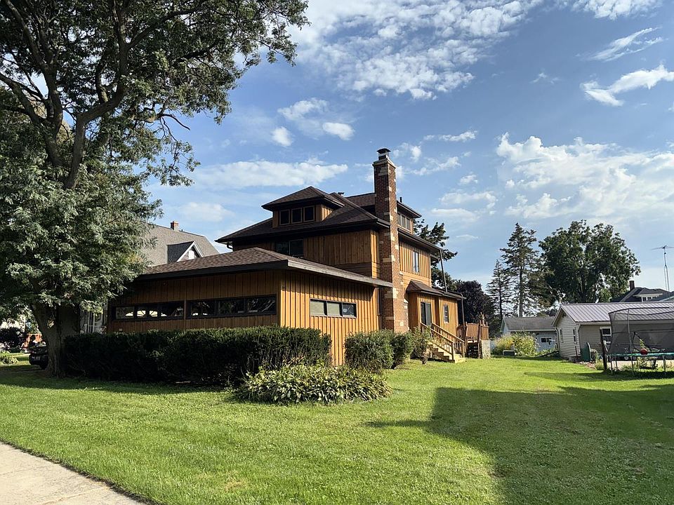 1st image of 634 E Oak Grove STREET