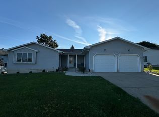 807 Randy Ln, Saint Johns, MI 48879