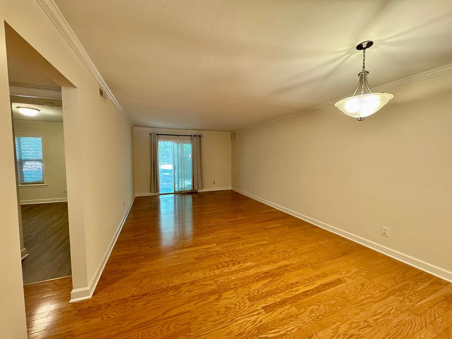 1513 E Franklin St — Photo 3