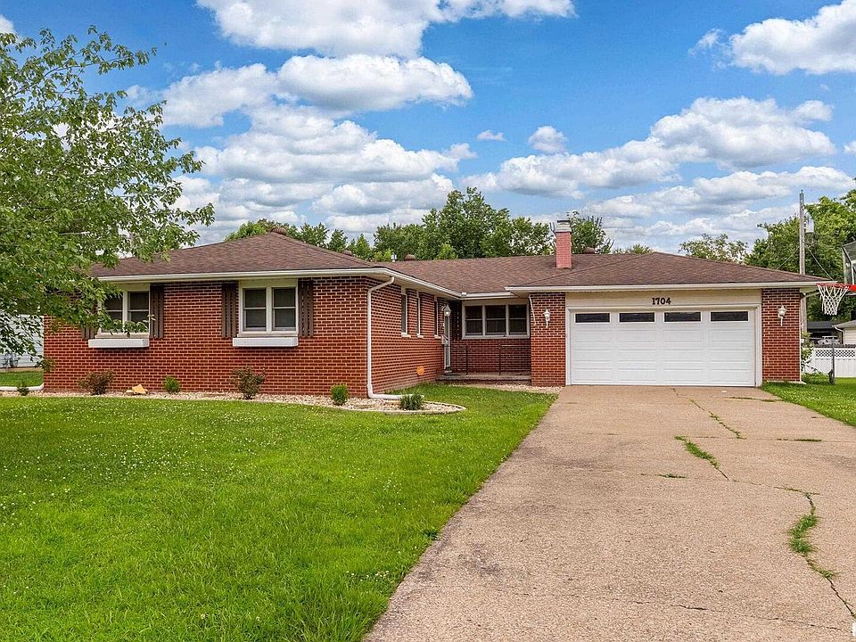 1st image of 1704 Carol Dr
