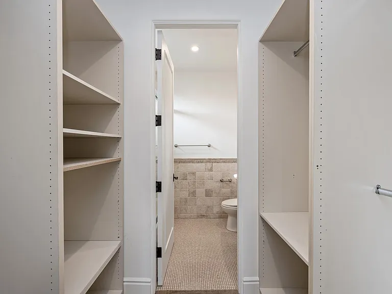 305 N Palm Dr — Photo 20