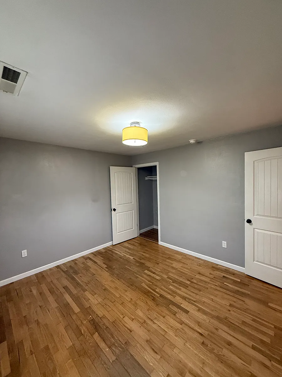 Building Photo - 1325 Garrison Ave