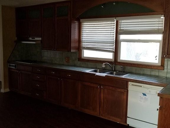 4th image of 203 Mimosa St