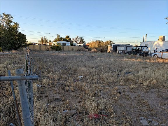 5th image of 3515 E Devlin Avenue