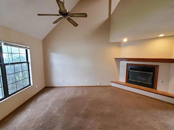 5th image of 801-803 SW 36th St