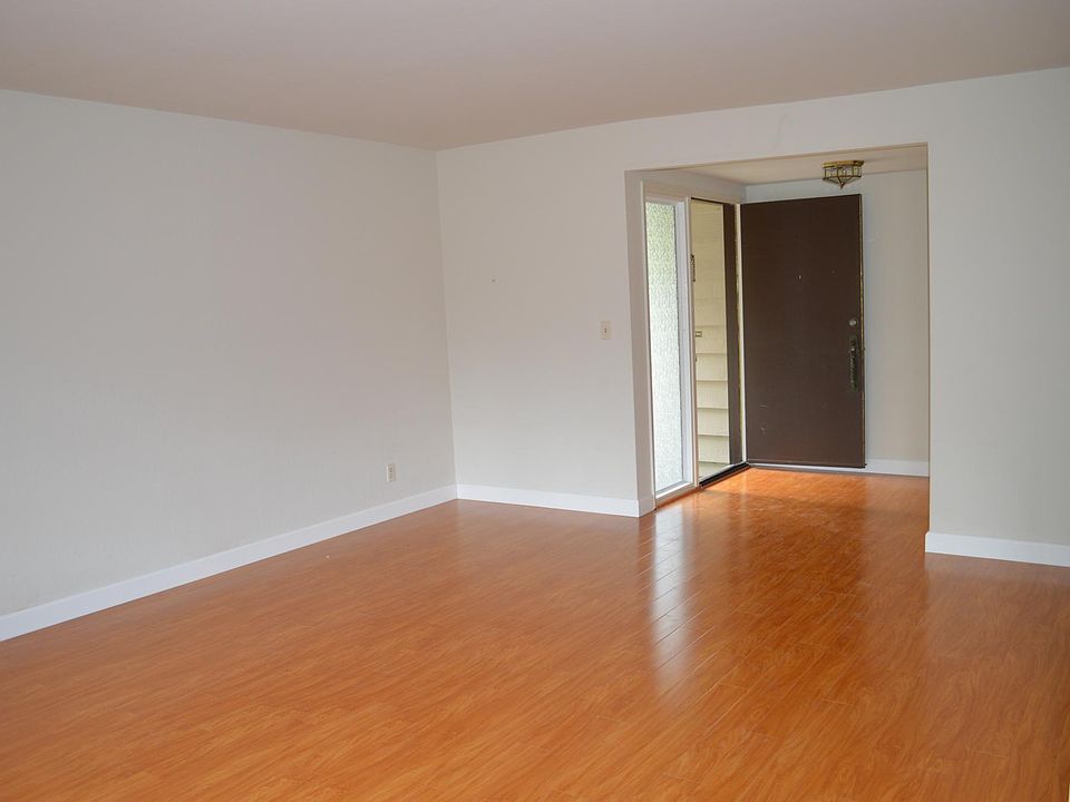 1st image of 10354B El Prado Way #B