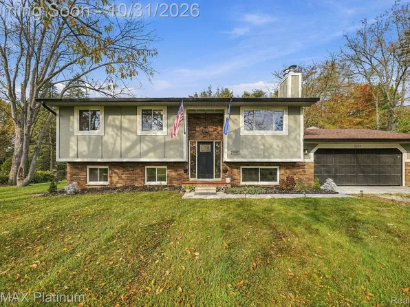 8739 Coyle Dr, Pinckney, MI 48169