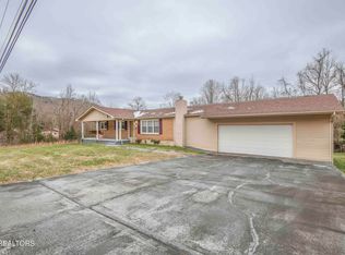 252 Longfield Rd, Rocky Top, TN 37769