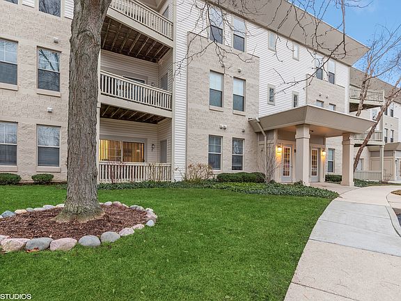 2nd image of 34435 N Old Walnut Cir Unit 301