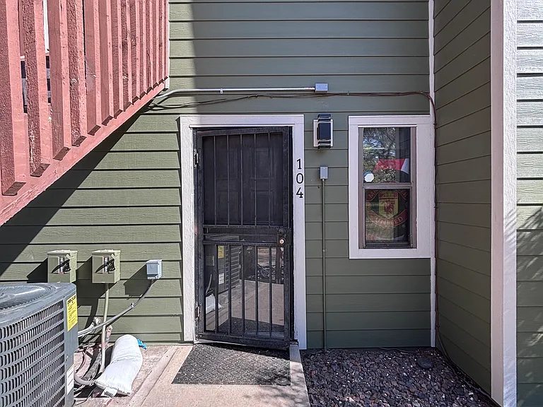 540 S Forest St #5-104 — Photo 2