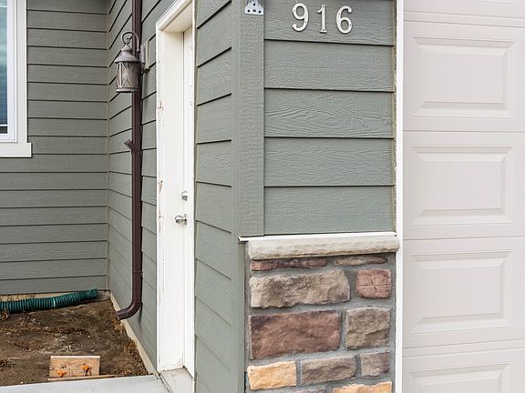 2nd image of 916 23rd St W