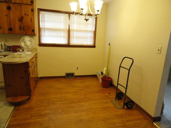 4th image of 505 E Sprinkle Ave
