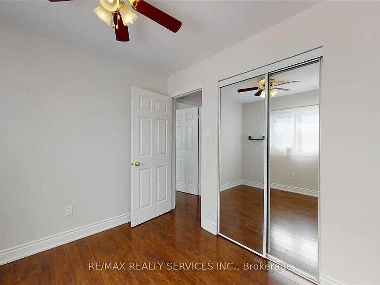44 Elmstead Ct — Photo 14