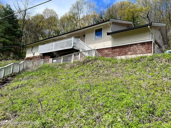 108 Hidden Hollow Ln, Stroudsburg, PA 18360