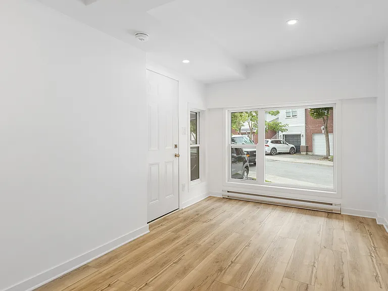 11 Merton St #6 — Photo 9
