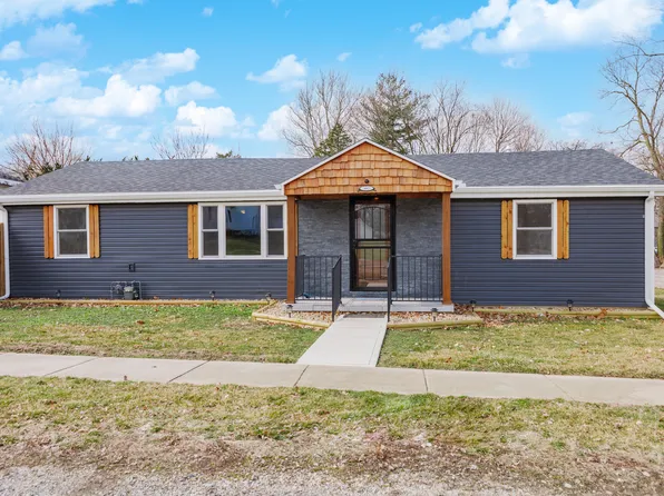 102 N Joselyn St, Heyworth, IL 61745
