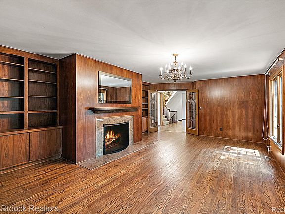 5th image of 1574 Indianwood Ct