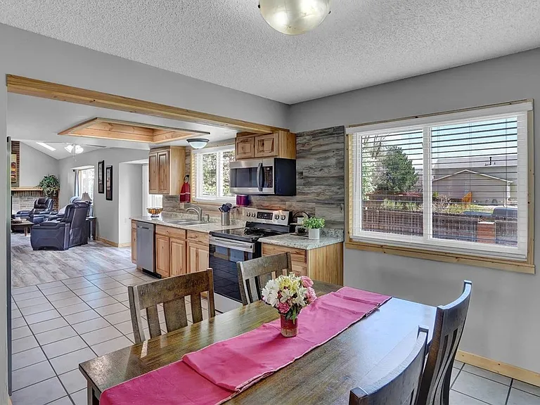 7655 Hickorywood Dr — Photo 7