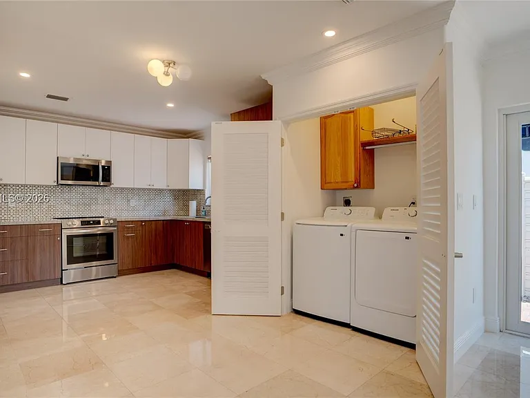 500 SW 51st Ct — Photo 50