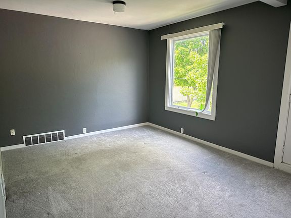 5th image of 125 W Hadley St Unit A