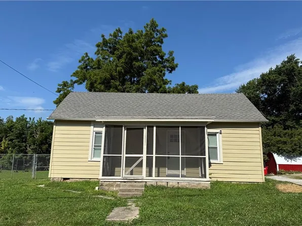 415 S 20th St, Lexington, MO 64067