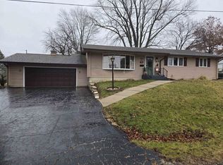 302 S Barber Ave, Polo, IL 61064