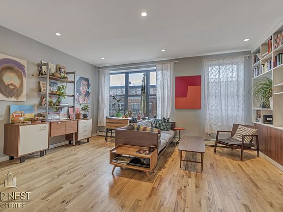2nd image of 303 Saratoga Ave