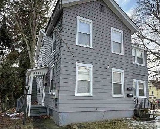 3rd image of 2 Locke St