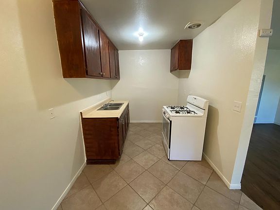 4th image of 510 E Pleasant St APT 4