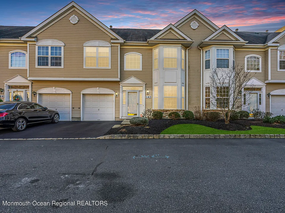 143 Shinnecock Dr