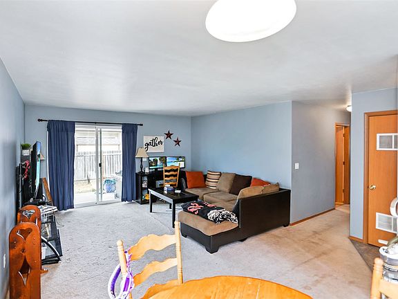 4th image of 4407 E Peak Ln