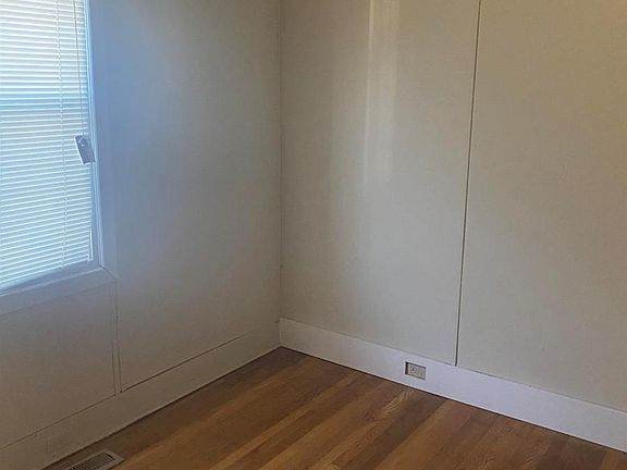 3rd image of 1322 Buena Vista Blvd SE #1322