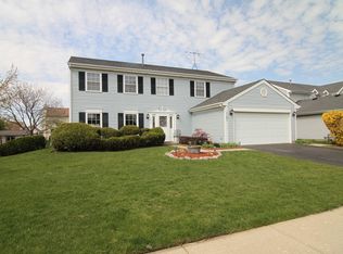1101 Mountain Glen Way, Carol Stream, IL