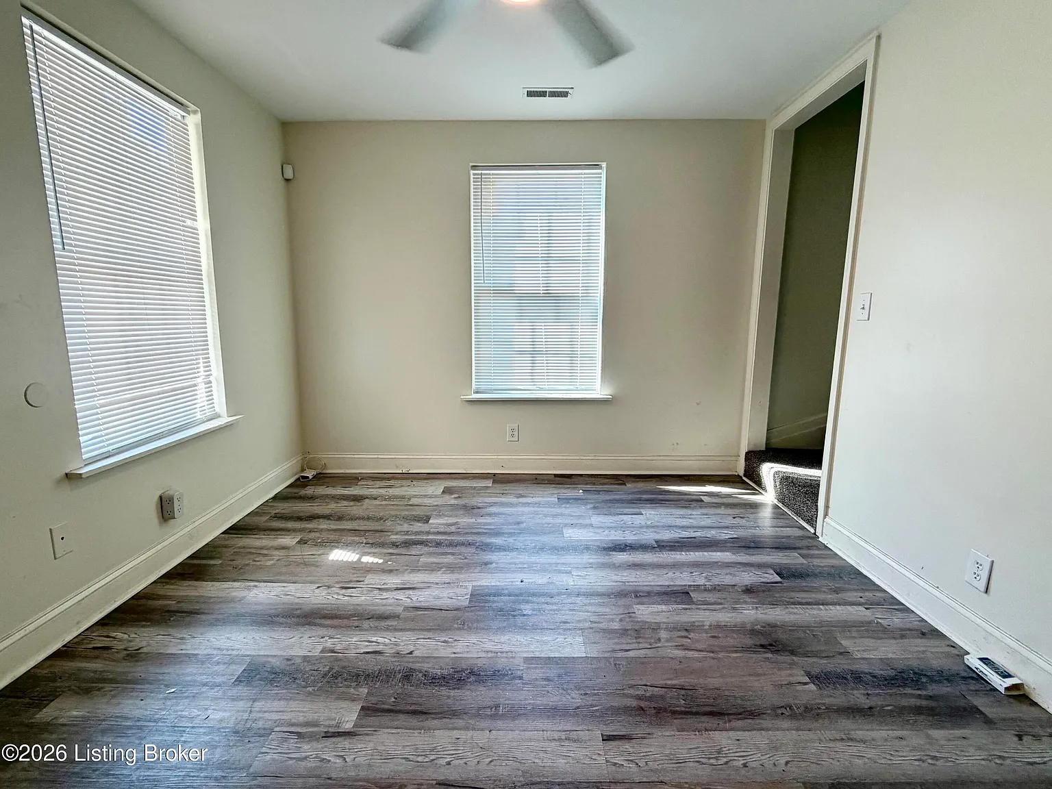 3 bed, 1.0 bath, 1235 sqft, $1,095 — Photo 3