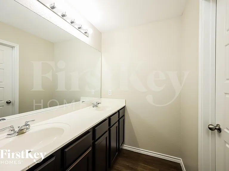 7426 Coral Bells Ct — Photo 13