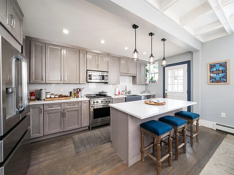 27 Reservoir Ave #1 — Photo 1