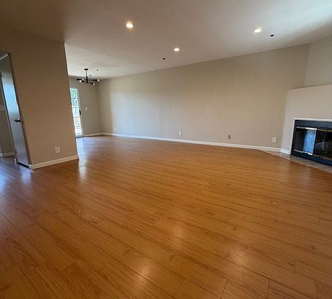 2nd image of 1018 Thompson Ave APT E