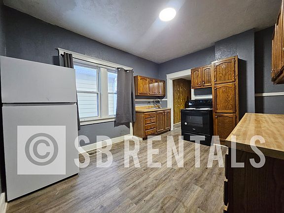 5th image of 418 N Olive St