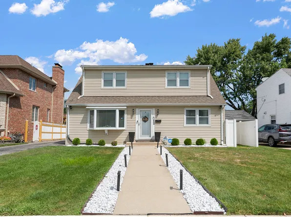 7030 Foster St, Morton Grove, IL 60053