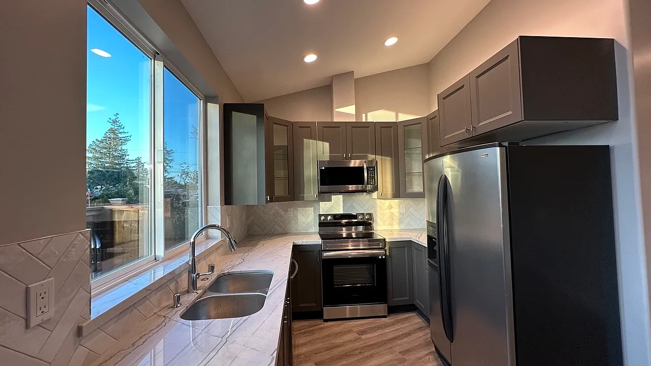 2 bed, 685 sqft, $3,500 — Photo 3