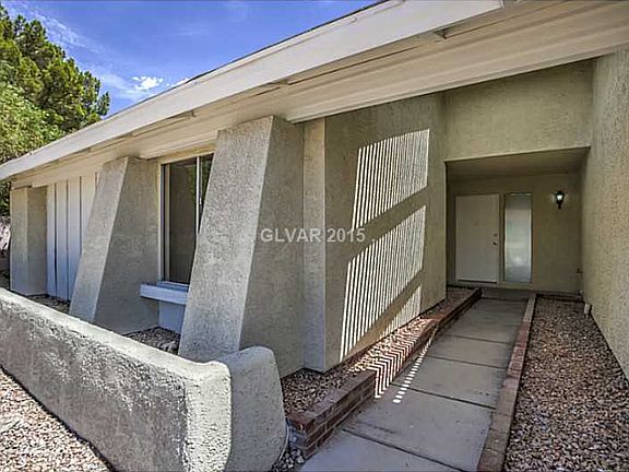 4th image of 3955 Parkhaven Dr