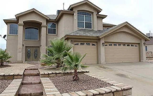 443 Emerald Shore Ln — Photo 1