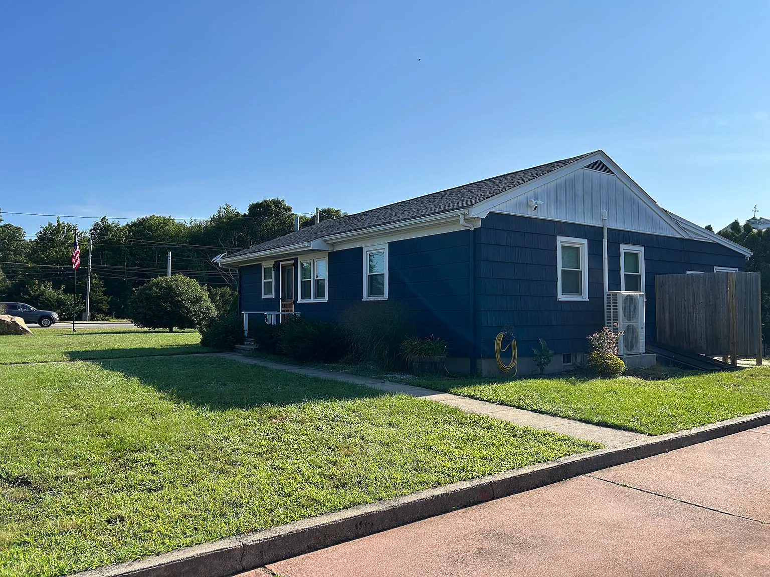 3 bed, 1630 sqft, $2,000 — Photo 1